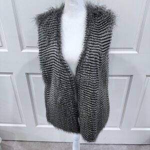 JACK by BB Dakota black and cream faux fur striped vest, size L